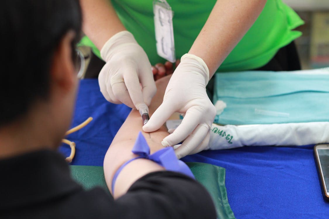 Scholarship Success: Nursing, Hispanic Aid & Writing the Perfect Thank You Letter